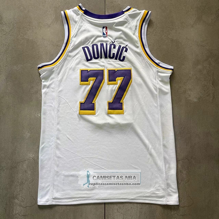 Camiseta Los Angeles Lakers Luka Doncic NO 77 Association 2024-25 Blanco